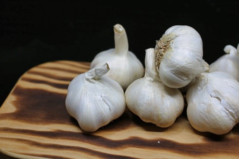 aceite de ajo para el crecimiento del pelo